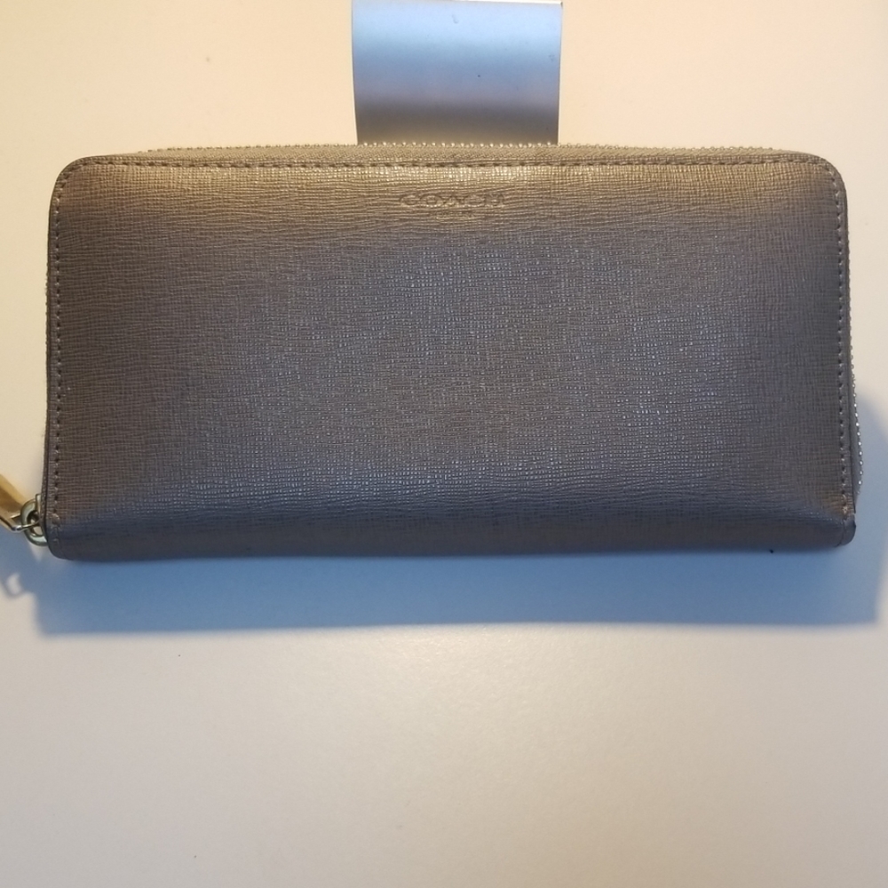 COACH Accordion Zip Wallet